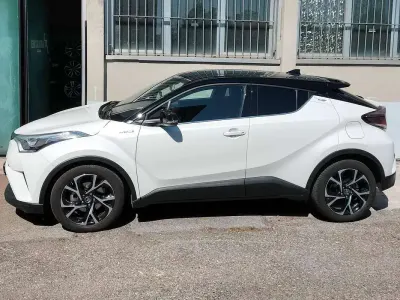 Usata Toyota C-HR 152 CV (111 kW) 2020 Bianco SUV