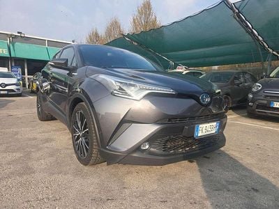 Usata Toyota C-HR Lounge 122 CV (89 kW) 2017 Grigio SUV