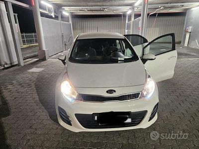 Usata Kia Rio 85 CV (62 kW) 2016 Bianco Berlina