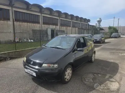 Usata Fiat Punto 60 CV (44 kW) 2002 Nero Utilitaria