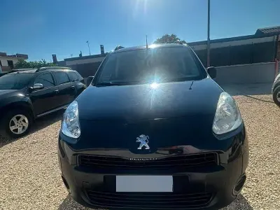 Usata Peugeot Partner 92 CV (67 kW) 2012 Nero Monovolume