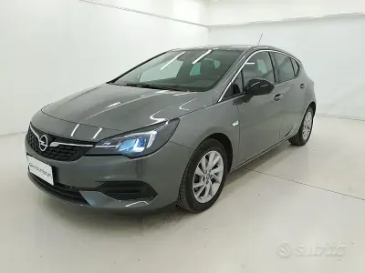 Używany Opel Astra Business Elegance 122 KM (89 kW) 2021 Szary Sedan/Limuzyna