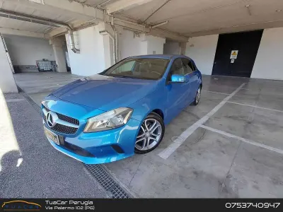 Usata Mercedes A180 109 CV (80 kW) 2016 Blu/azzurro Berlina