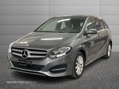 Usata Mercedes B180 Premium 109 CV (80 kW) 2016 Grigio montagna Monovolume