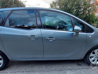 Usata Opel Meriva Cosmo 75 CV (55 kW) 2011 Blu Monovolume
