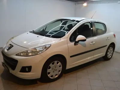 Usata Peugeot 207 Sport 73 CV (53 kW) 2009 Bianco Berlina