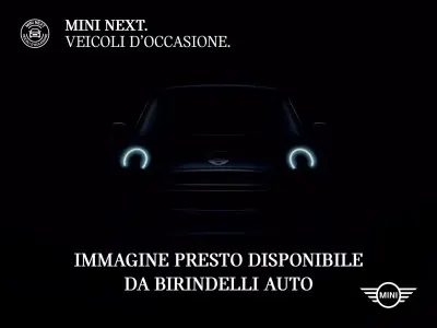 Nuova Mini Cooper Favoured 114 kW (156 CV) 2025 British green met Utilitaria