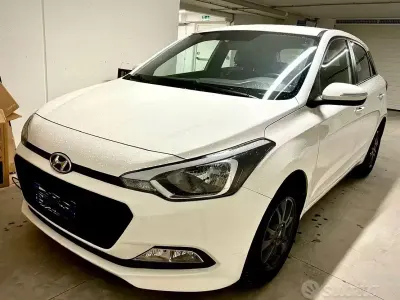 Usata Hyundai i20 84 CV (61 kW) 2017 Bianco Berlina