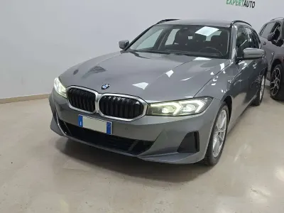 Usata BMW 318 150 CV (110 kW) 2023 Grigio Station wagon