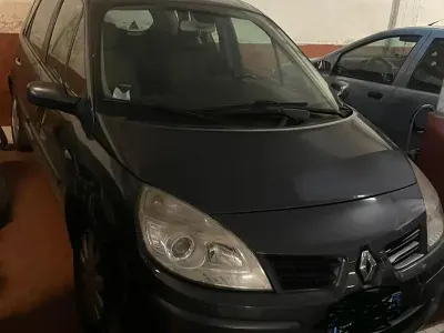 Usata Renault Scénic II 110 CV (80 kW) 2008 Grigio Monovolume