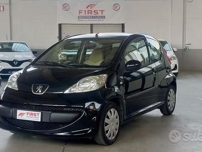 Usata Peugeot 107 68 CV (50 kW) 2008 Nero Utilitaria