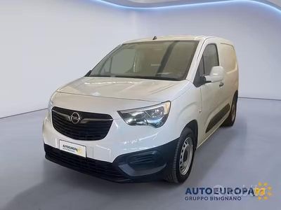 Begagnad Opel Combo S 131 HK (96 kW) 2019 Vit Minibuss