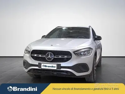 Usata Mercedes GLA200 150 CV (110 kW) 2020 Grigio SUV