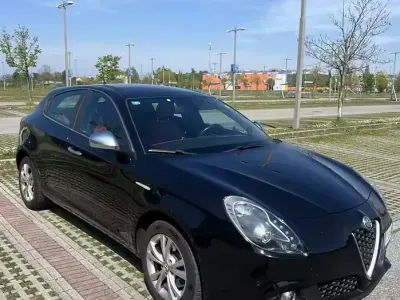 Second-hand Alfa Romeo Giulietta 175 CP (128 kW) 2016 Negru Hatchback