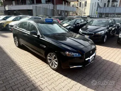 Usata Jaguar XF Pure 179 CV (131 kW) 2019 Nero Berlina