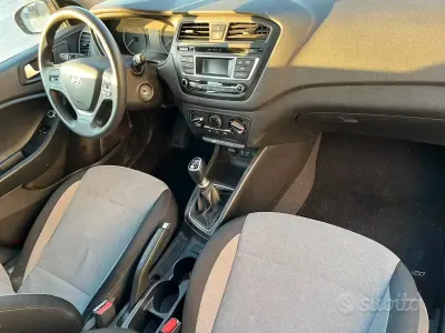 Brugt Hyundai i20 90 HK (66 kW) 2017 Grå Sedan