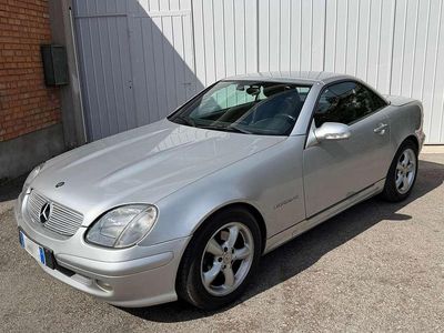 Usata Mercedes SLK200 163 CV (119 kW) 2000 Argento Cabrio