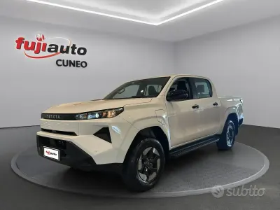 Nuova Toyota HiLux 2026 Bianco Pick-up
