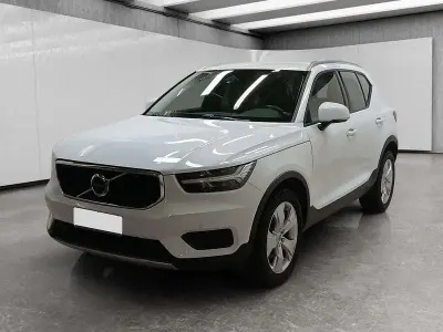 Usata Volvo XC40 Momentum 149 CV (109 kW) 2019 Bianco SUV