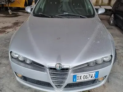 Usata Alfa Romeo 159 Progression 140 CV (102 kW) 2009 Argento Berlina