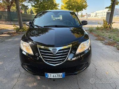Usata Lancia Ypsilon Silver 85 CV (62 kW) 2014 Nero Utilitaria