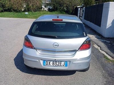 Usata Opel Astra Enjoy 116 CV (85 kW) 2009 Argento Berlina
