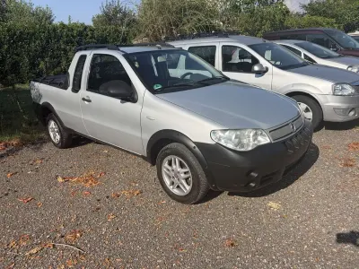 Usata Fiat Strada 75 CV (55 kW) 2007 Argento