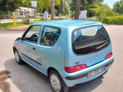 Usata Fiat 600 39 CV (28 kW) 1998 Blu Berlina