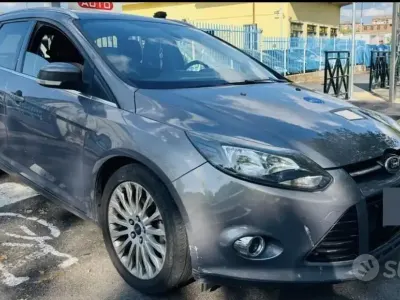 Usata Ford Focus 115 CV (84 kW) 2011 Grigio Station wagon