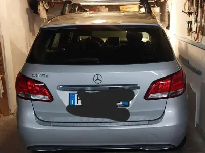 Usata Mercedes B180 Executive 109 CV (80 kW) 2017 Argento Utilitaria