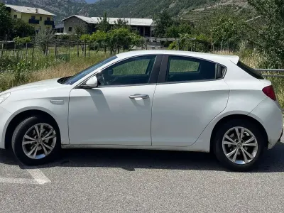 Usata Alfa Romeo Giulietta 120 CV (88 kW) 2011 Bianco Utilitaria