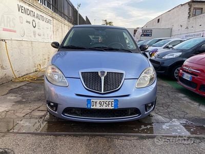 Usata Lancia Ypsilon 77 CV (56 kW) 2009 Blu Utilitaria