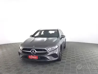 Usata Mercedes A180 Executive 136 CV (100 kW) 2023 Grigio Berlina