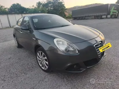 Usata Alfa Romeo Giulietta 120 CV (88 kW) 2012 Grigio Utilitaria