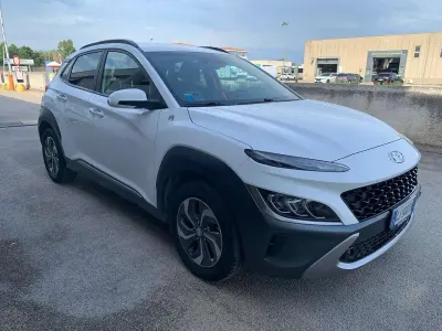 Usata Hyundai Kona 105 CV (77 kW) 2022 Bianco SUV