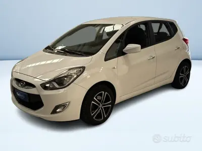 Usata Hyundai ix20 Comfort 90 CV (66 kW) 2015 Bianco Utilitaria