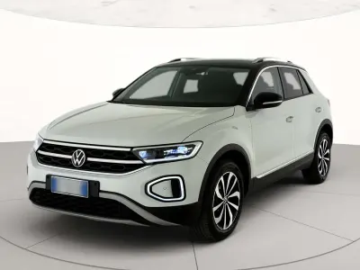 Usata VW T-Roc Style 110 CV (80 kW) 2023 Pure white nero SUV