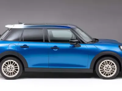 Nuova Mini Cooper Favoured 156 CV (114 kW) 2025 Argento Utilitaria