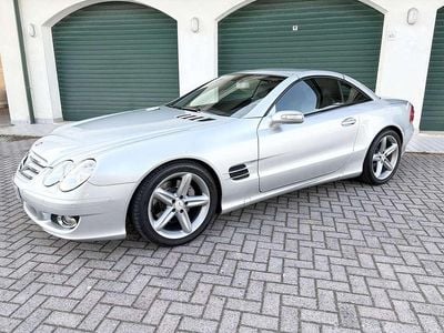 Usata Mercedes SL350 272 CV (200 kW) 2006 Argento Cabrio