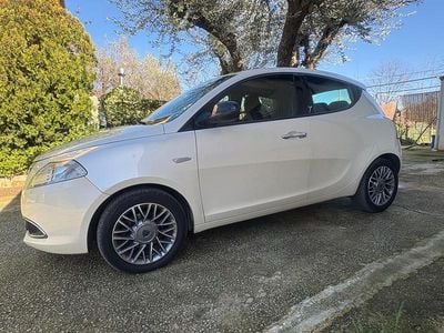 Usata Lancia Ypsilon Gold 95 CV (69 kW) 2012 Bianco Utilitaria