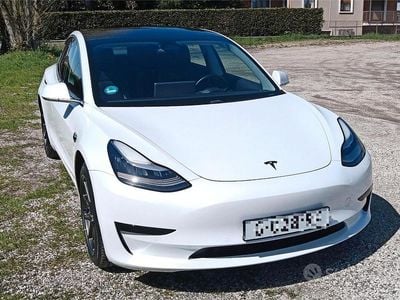 Usata Tesla Model 3 Standard Range Plus 239 kW (325 CV) 2020 Bianco Berlina
