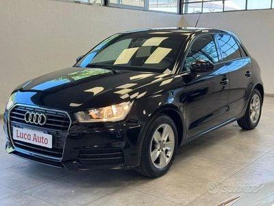 Usado Audi A1 Ambiente 82 CV (60 kW) 2018 Gris Berlina