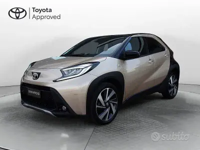 Usata Toyota Aygo X Lounge 72 CV (52 kW) 2022 Beige SUV