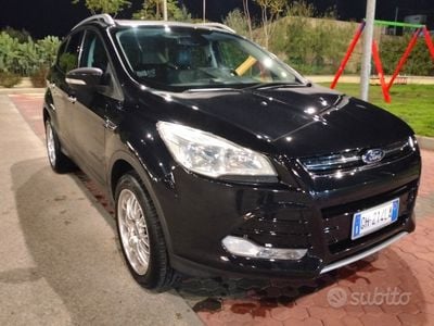 Usata Ford Kuga 150 CV (110 kW) 2015 Nero SUV