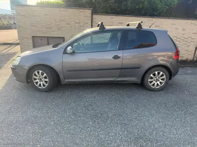 Usata VW Golf IV Trendline 105 CV (77 kW) 2005 Argento Berlina