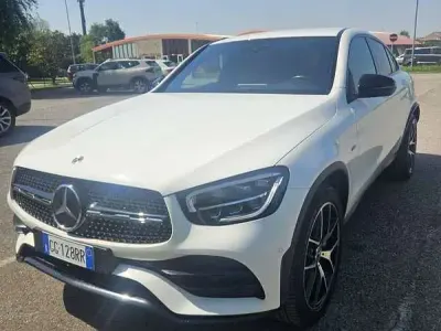 Usata Mercedes GLC300e AMG line 306 CV (225 kW) 2021 Bianco SUV