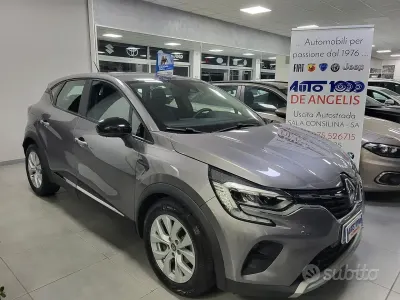 Usata Renault Captur Business 116 CV (85 kW) 2021 Grigio SUV