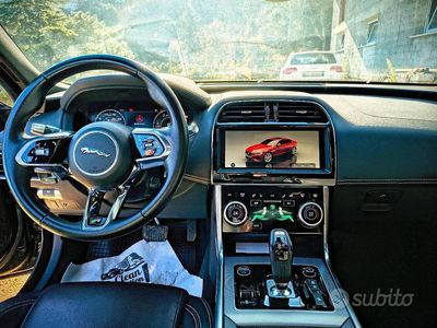 Usata Jaguar XE R-Dynamic 180 CV (132 kW) 2021 Nero Berlina
