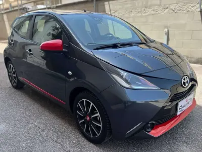 Usata Toyota Aygo X-play 72 CV (52 kW) 2018 Grigio Utilitaria