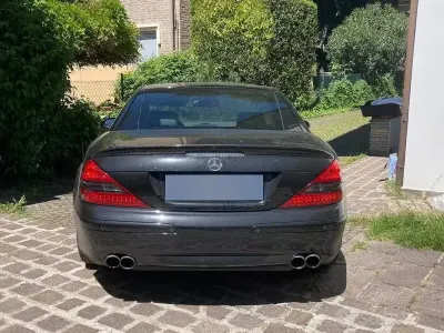 Käytetty Mercedes SL350 Exclusive 245 HP (180 kW) 2024 Musta Avoauto